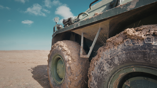 Labelling military ground vehicles and field equipment